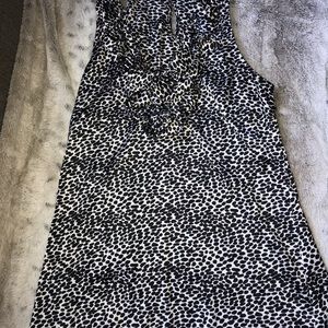 Ann Taylor sleeveless top black and white 2